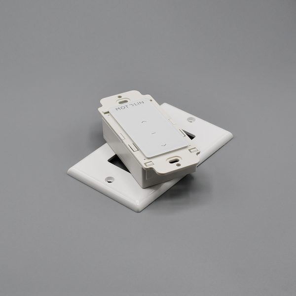 Fabtex in-wall, 1-channel remote/control for roller shades, with the accompanying wall plate.
